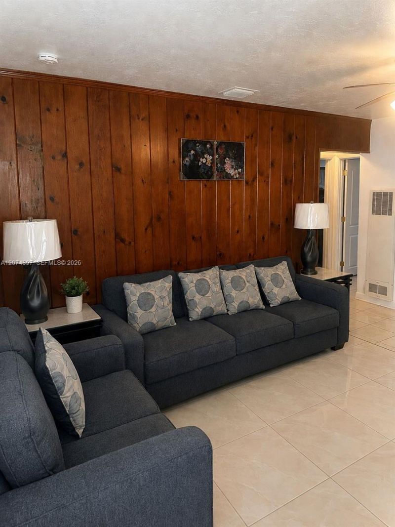 512 SW 10th St , Hallandale Beach, FL 33009 Photo