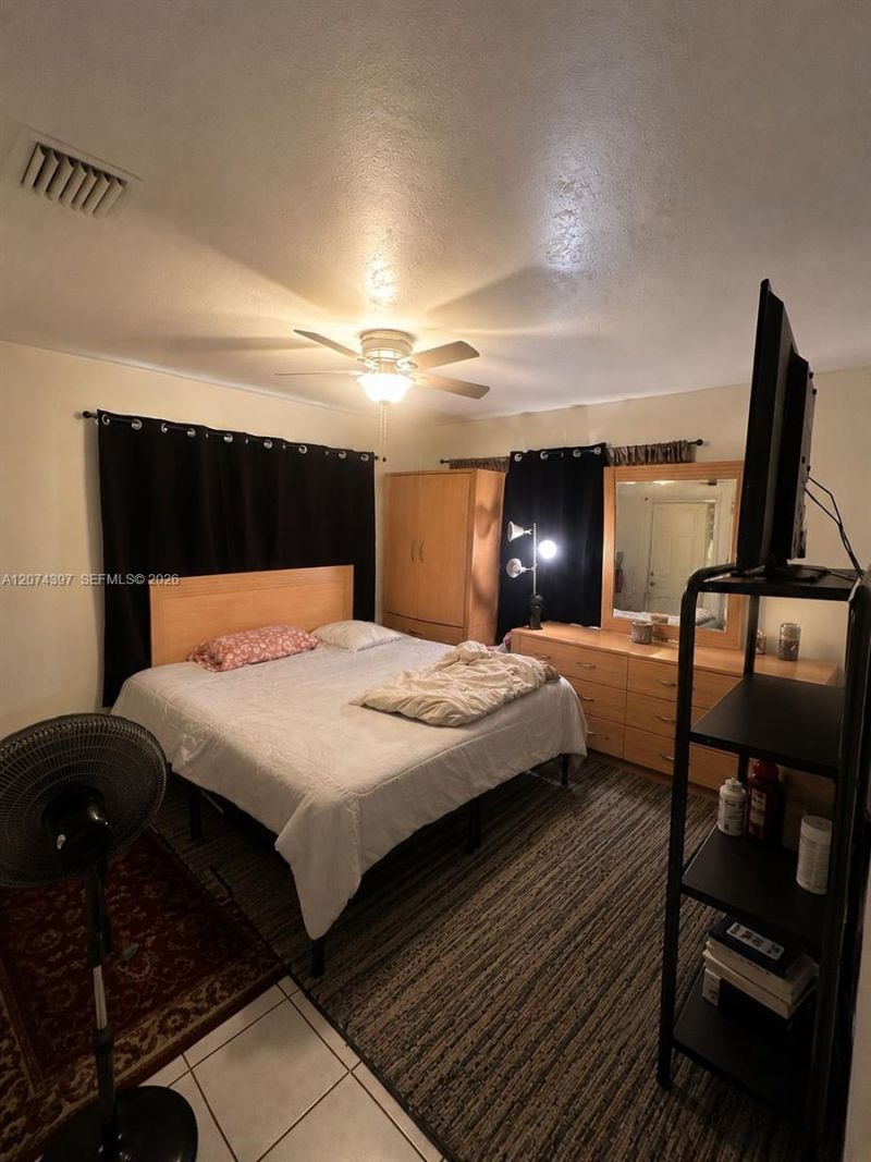 512 SW 10th St , Hallandale Beach, FL 33009 Photo
