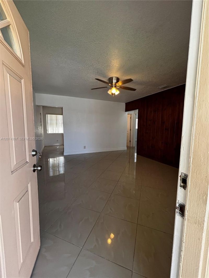 512 SW 10th St , Hallandale Beach, FL 33009 Photo