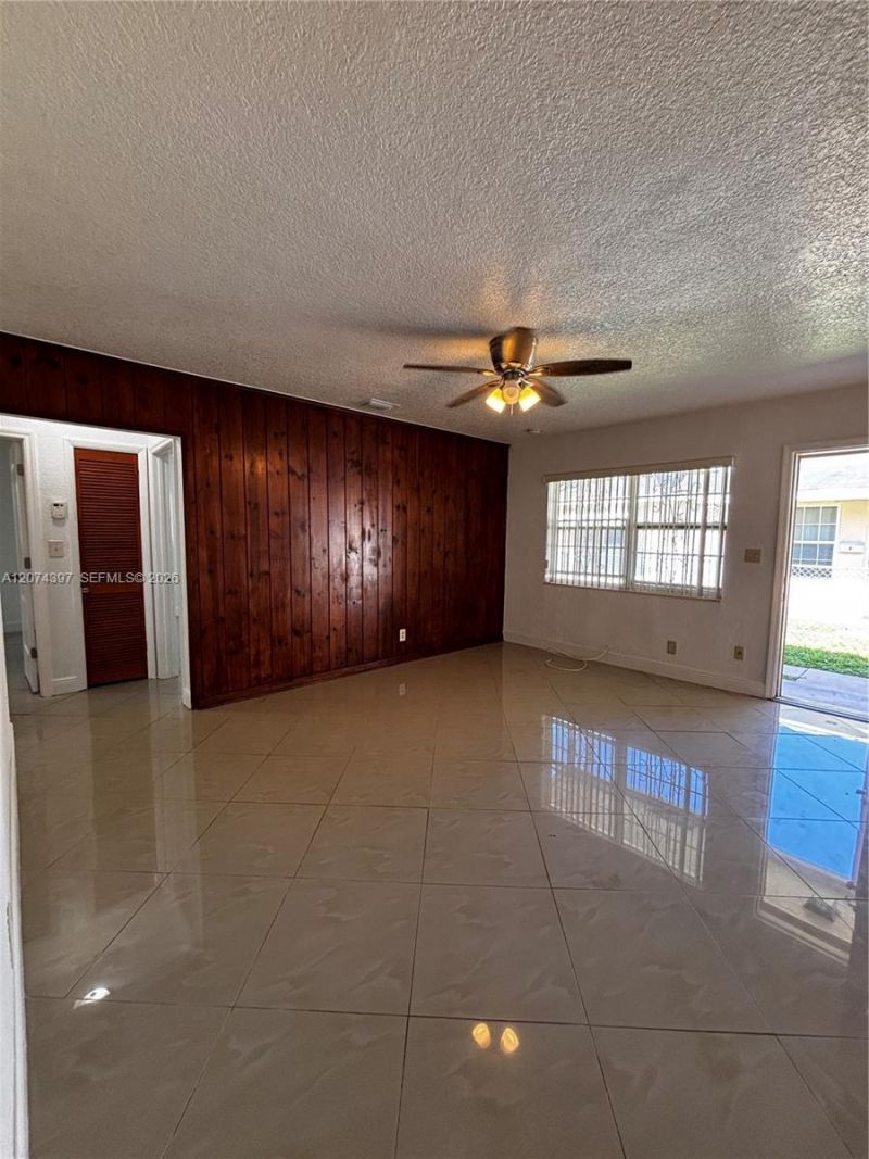 512 SW 10th St , Hallandale Beach, FL 33009 Photo