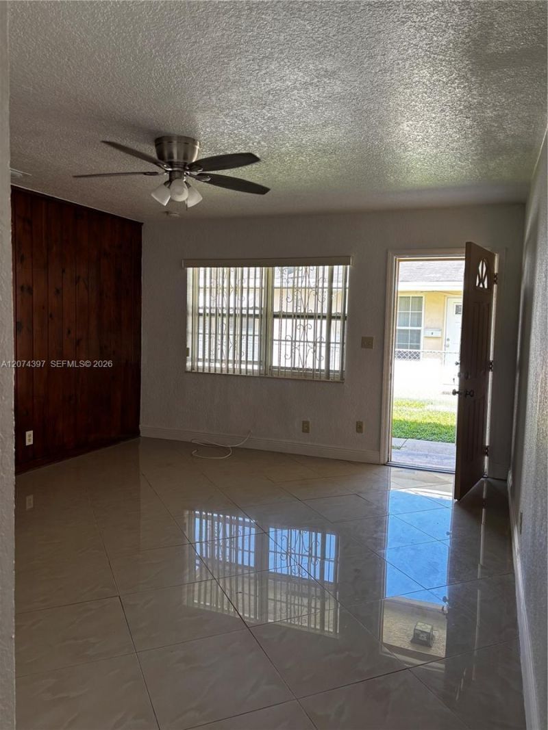512 SW 10th St , Hallandale Beach, FL 33009 Photo