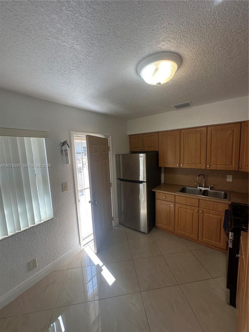 512 SW 10th St , Hallandale Beach, FL 33009 Photo