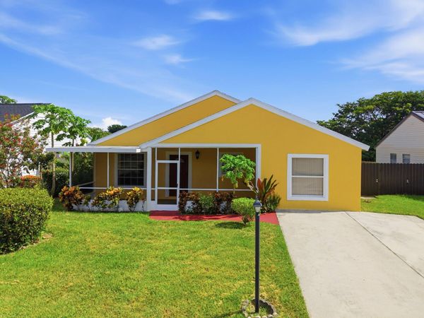 7702 Blairwood Circle S, Greenacres, FL 33467