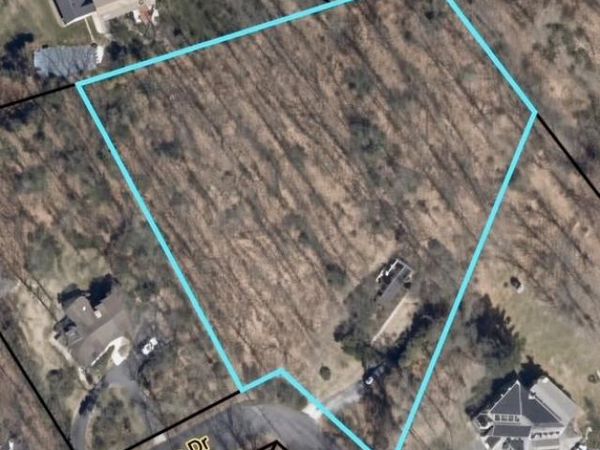 107 W Farm Drive , Melville, NY 11747