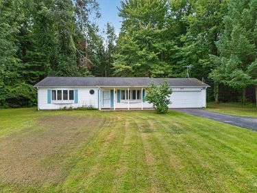 2872 Seeley Road, Williamson, NY 14589