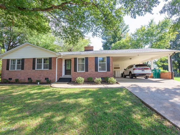 16 Ayers Drive, Jackson, TN 38301