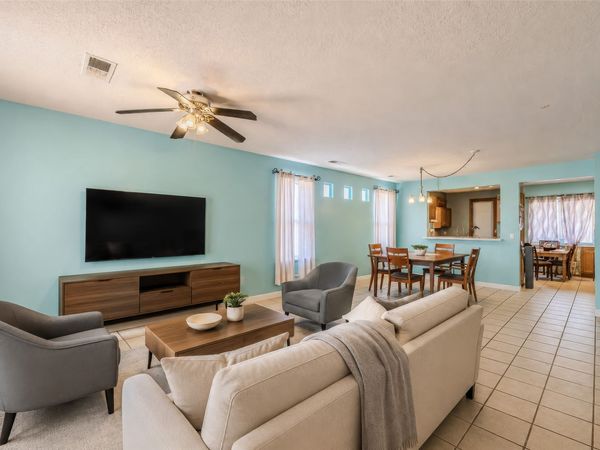 4 Housta , Santa Fe, NM 87508
