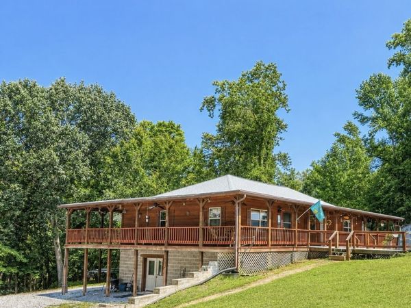 238 Apollo Dr , Bumpus Mills, TN 37028