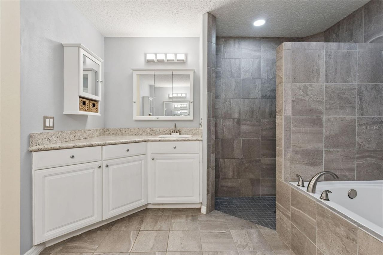 33440 Lake Bend Circle , Leesburg, FL 34788 Photo