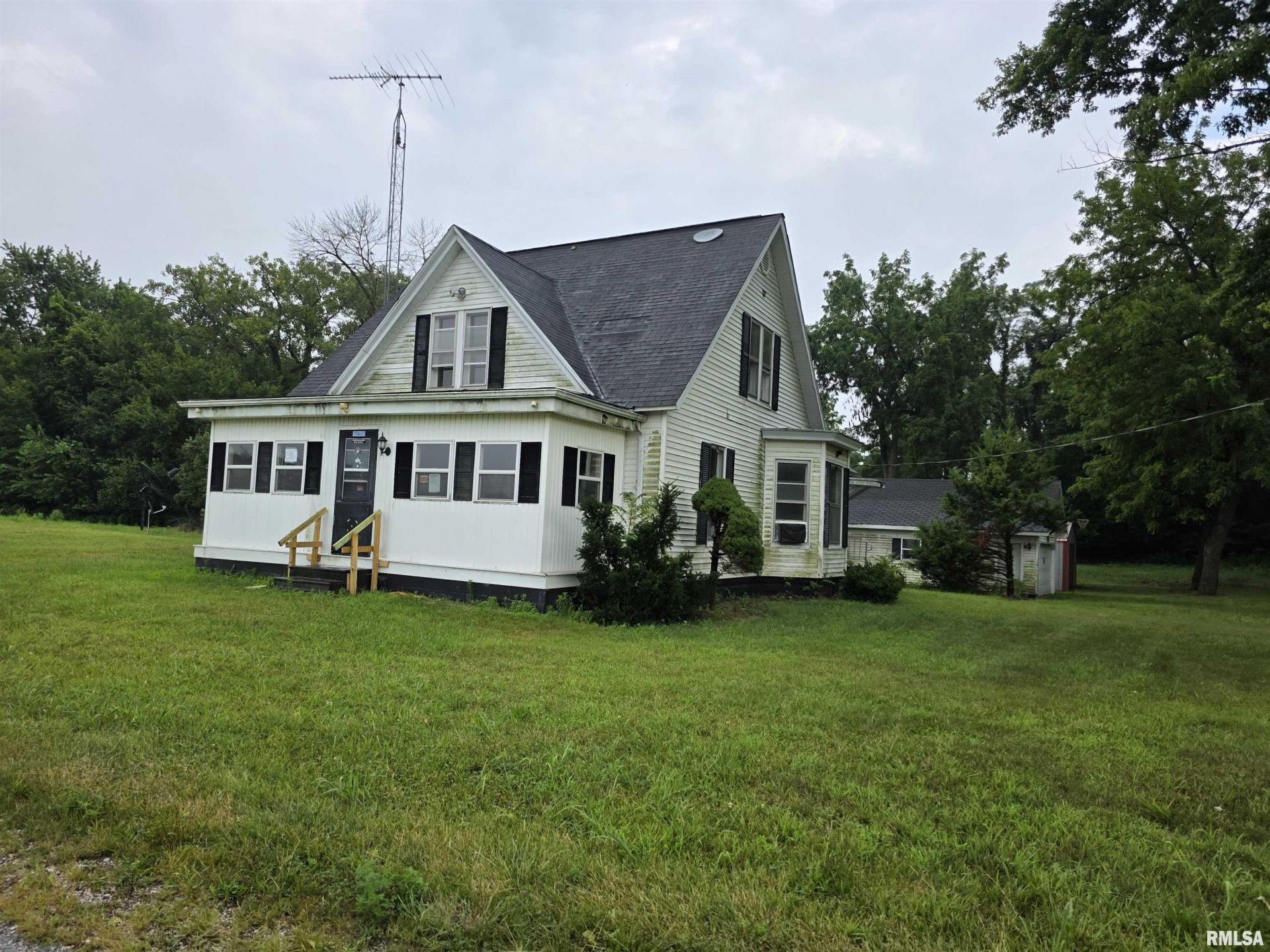 13110 6 Mile Road, Virginia, IL 62691 Main Photo