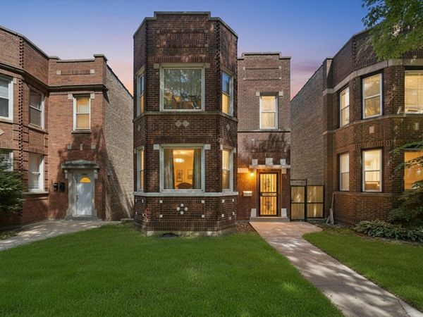 9015 S Muskegon Avenue , Chicago, IL 60617