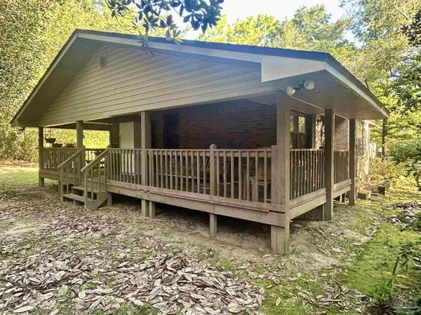 10100 Pond Rd, Milton, FL 32583