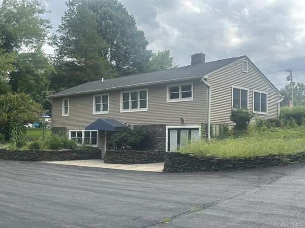 2421 Route 52 , Hopewell Junction, NY 12533