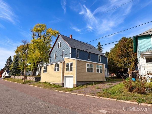 1105 Minnesota Street, Hancock, MI 49930