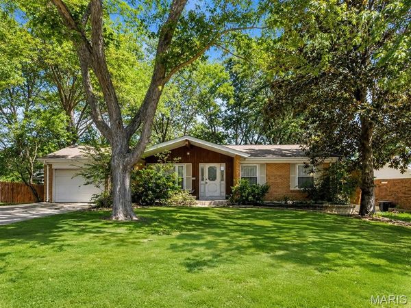 319 Cherry Hill Drive, Ellisville, MO 63011