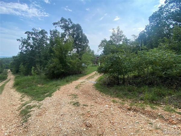 354 Red Fox Drive , Bourbon, MO 65441