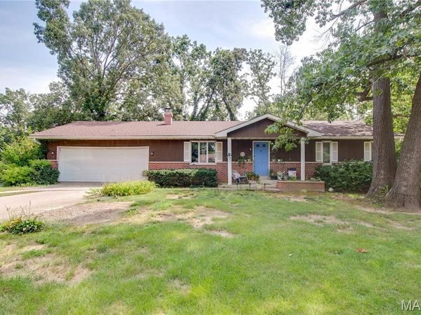 17652 Ridge Drive, Carlinville, IL 62626
