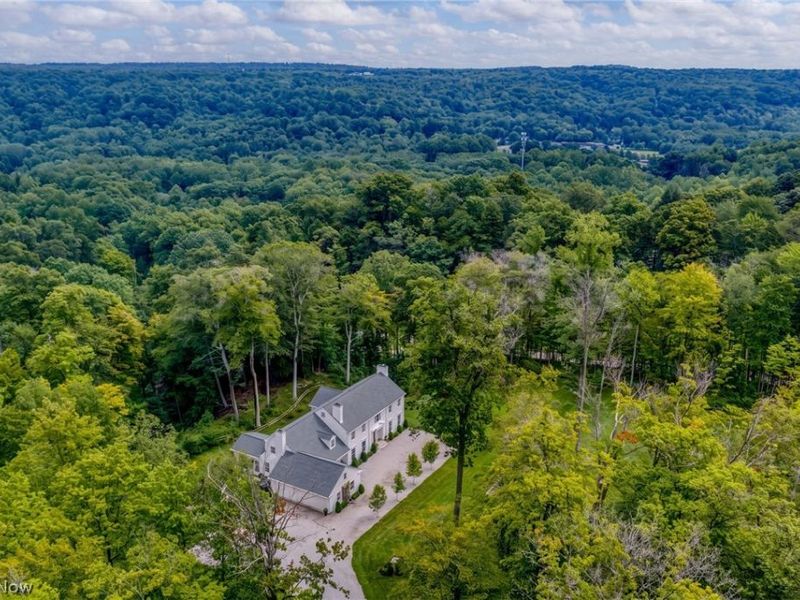 1249 W Hill Drive, Gates Mills, OH 44040 Photo 3