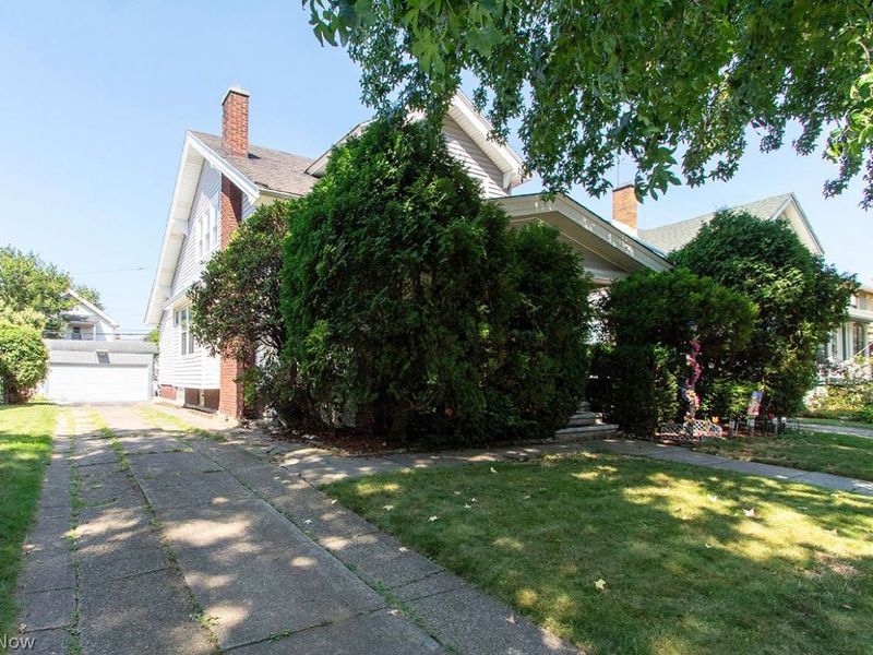 11116 Parkhurst Drive, Cleveland, OH 44111 Photo 2