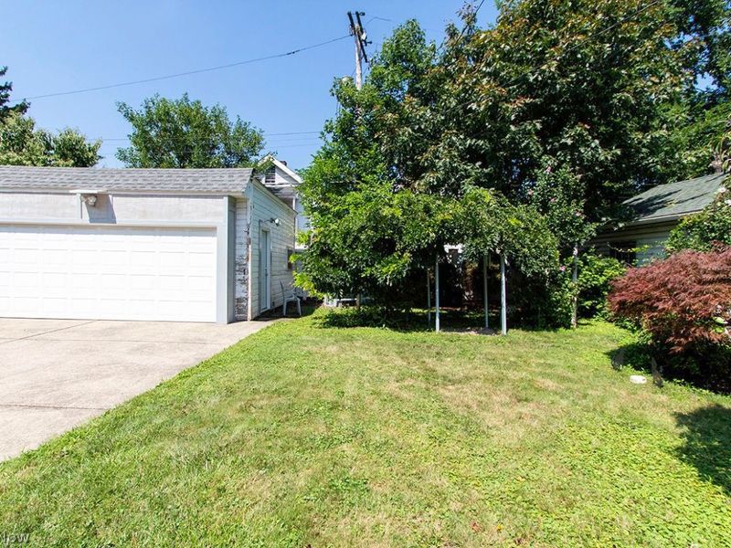 11116 Parkhurst Drive, Cleveland, OH 44111 Photo 31