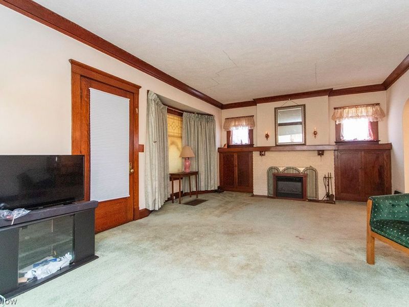 11116 Parkhurst Drive, Cleveland, OH 44111 Photo 4