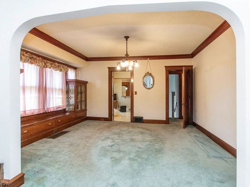 11116 Parkhurst Drive, Cleveland, OH 44111 Photo 9