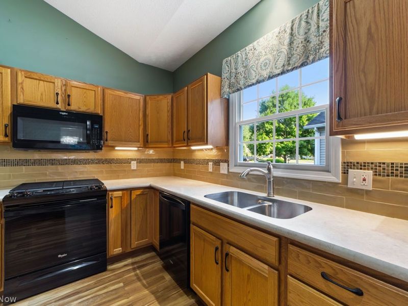 33884 Mapleridge Boulevard, Avon, OH 44011 Photo 13