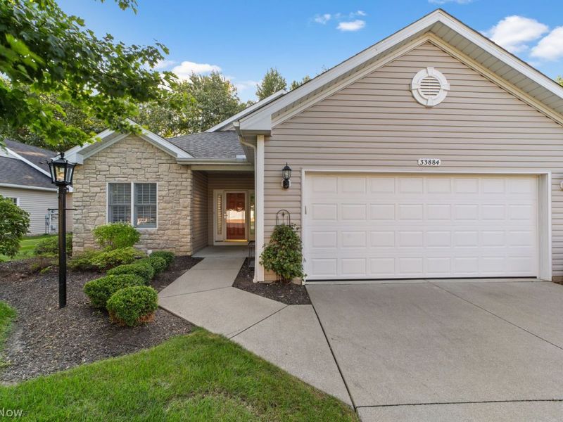 33884 Mapleridge Boulevard, Avon, OH 44011 Photo 2