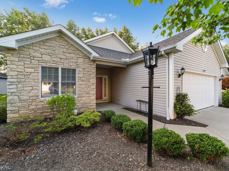 33884 Mapleridge Boulevard, Avon, OH 44011 Photo 3