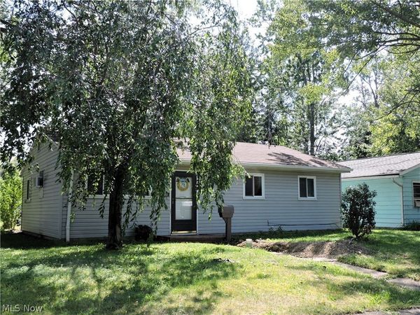 573 Delaware Avenue, Elyria, OH 44035