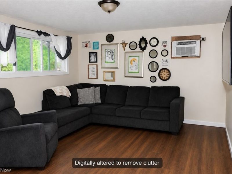573 Delaware Avenue, Elyria, OH 44035 Photo 2