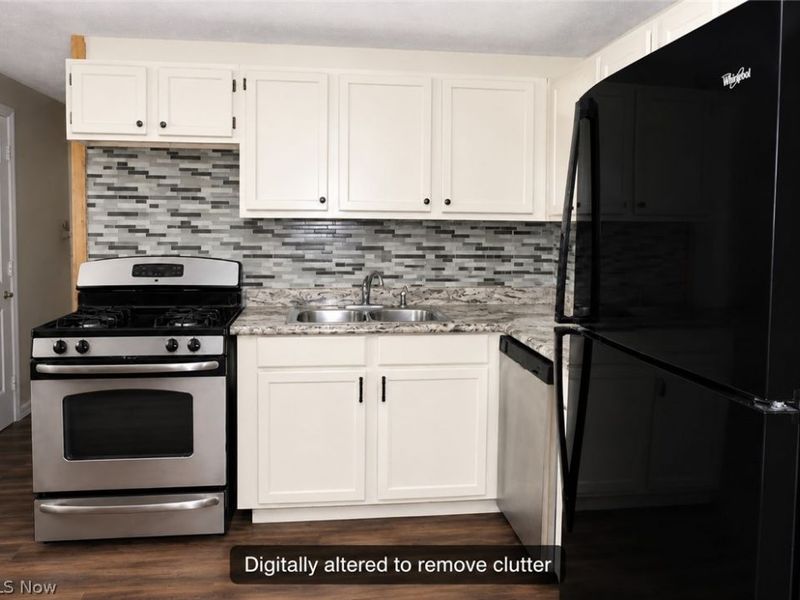 573 Delaware Avenue, Elyria, OH 44035 Photo 5