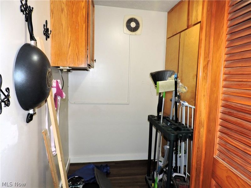 573 Delaware Avenue, Elyria, OH 44035 Photo 9