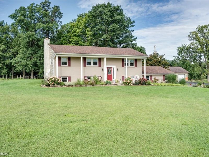 3902 S Newton Falls Road, Diamond, OH 44412 Photo 1