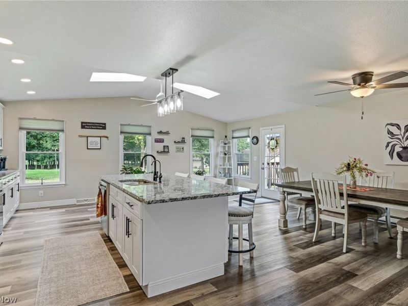 3902 S Newton Falls Road, Diamond, OH 44412 Photo 14