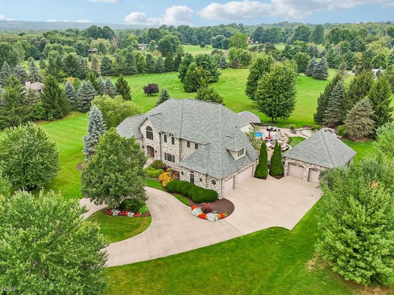 6394 Manor Glen Drive, Medina, OH 44256 Photo 3