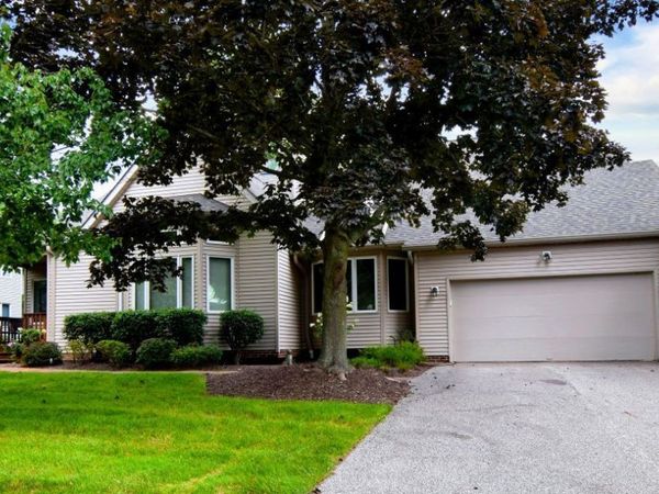 515 Dogwood Lane, Chagrin Falls, OH 44023