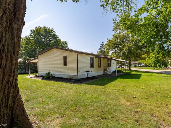 46 Sycamore Drive, Olmsted Twp, OH 44138