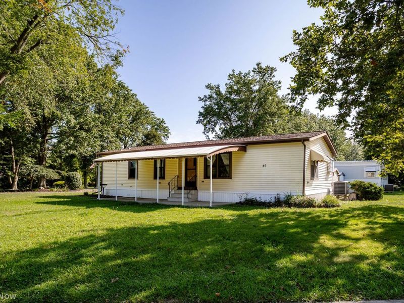 46 Sycamore Drive, Olmsted Township, OH 44138 Photo 2