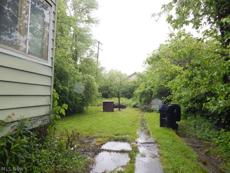 3389 Martin Luther King Jr Drive, Cleveland, OH 44104 Photo 3
