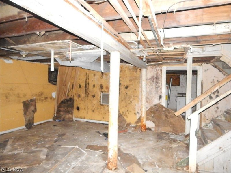 3389 Martin Luther King Jr Drive, Cleveland, OH 44104 Photo 32