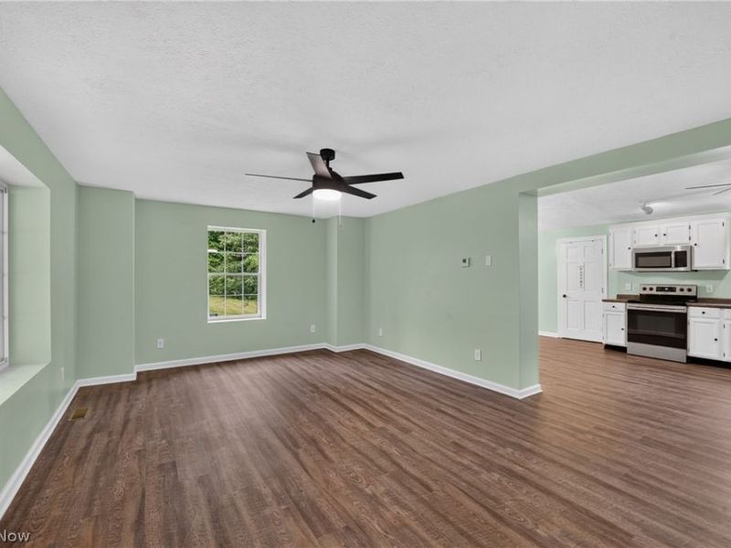 7915 Hill Church Street SE, East Canton, OH 44730 Photo 13