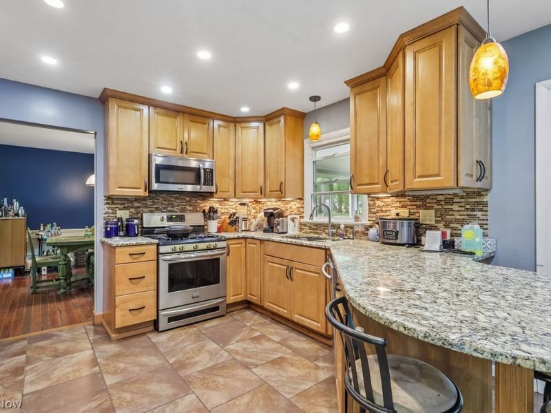 7100 Chestnut Drive, Walton Hills, OH 44146 Photo 10