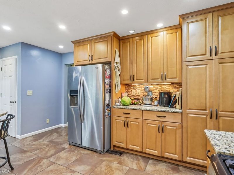 7100 Chestnut Drive, Walton Hills, OH 44146 Photo 11