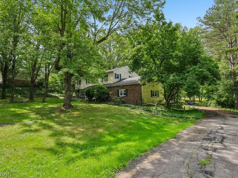 7100 Chestnut Drive, Walton Hills, OH 44146 Photo 3