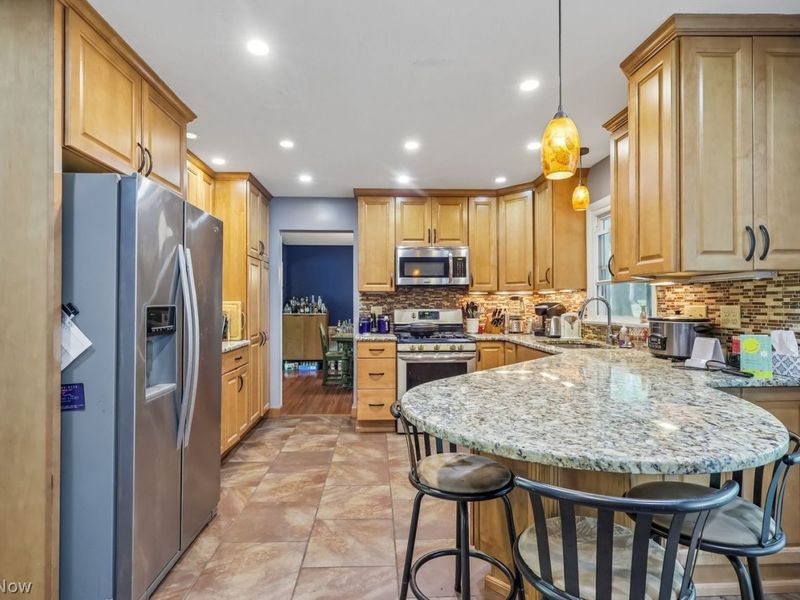 7100 Chestnut Drive, Walton Hills, OH 44146 Photo 8