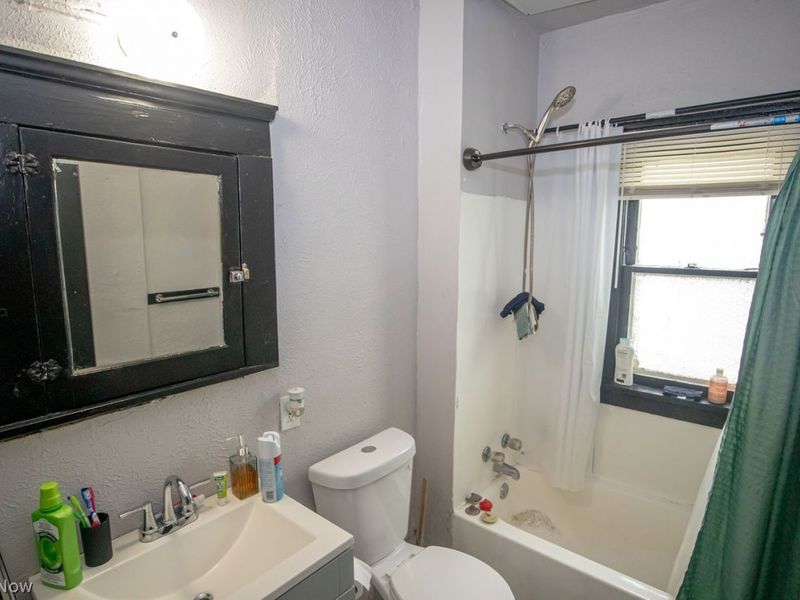 13609 Eaglesmere Avenue, Cleveland, OH 44110 Photo 17