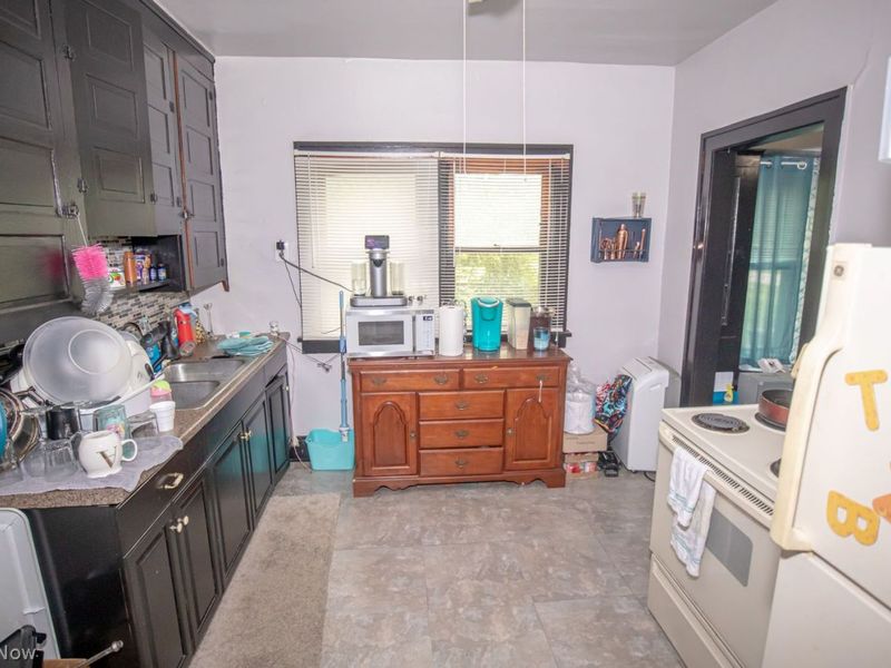 13609 Eaglesmere Avenue, Cleveland, OH 44110 Photo 20