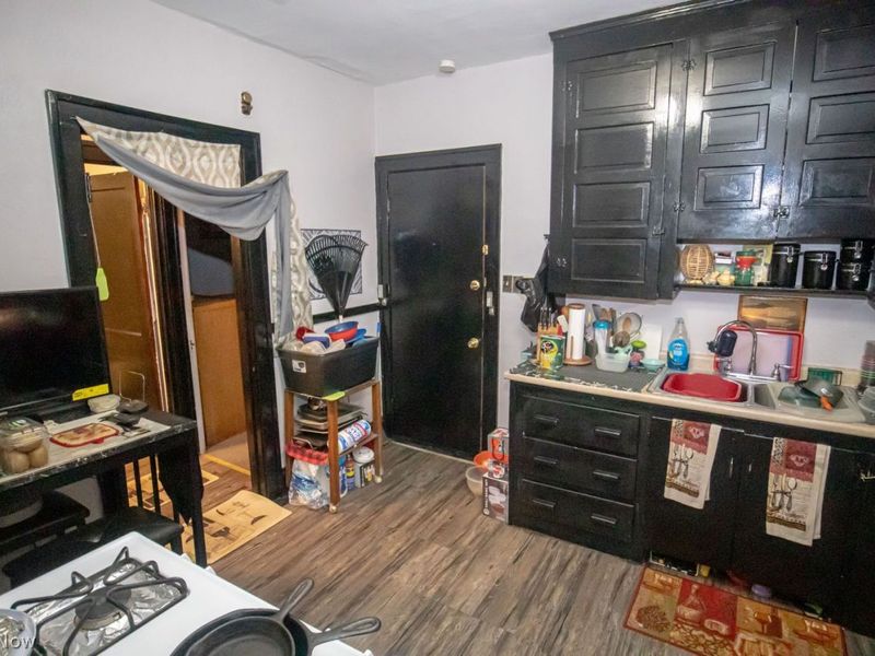 13609 Eaglesmere Avenue, Cleveland, OH 44110 Photo 34
