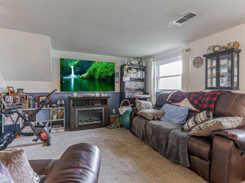 718 Bradwell Drive , Columbus, OH 43207 Photo 3
